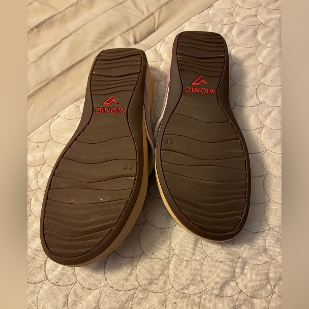 Vionic flip flops - Picture 3 of 4